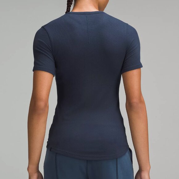 NWT! Lululemon 'Hold Tight' Short-Sleeve Shirt True Navy Size 6 - Picture 3 of 5